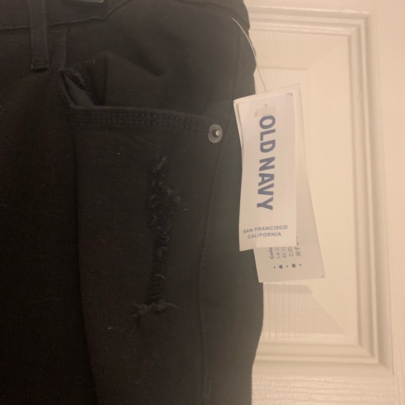 Black Old Navy Rockstar jeans - Picture 2 of 6